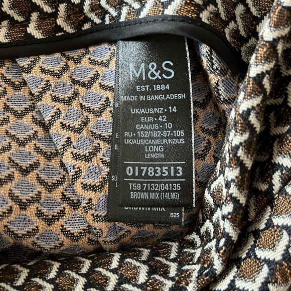 Marks & Spencer Collection Pleated Bronze Geometric Print Skirt 10 Long. - Picture 7 of 8